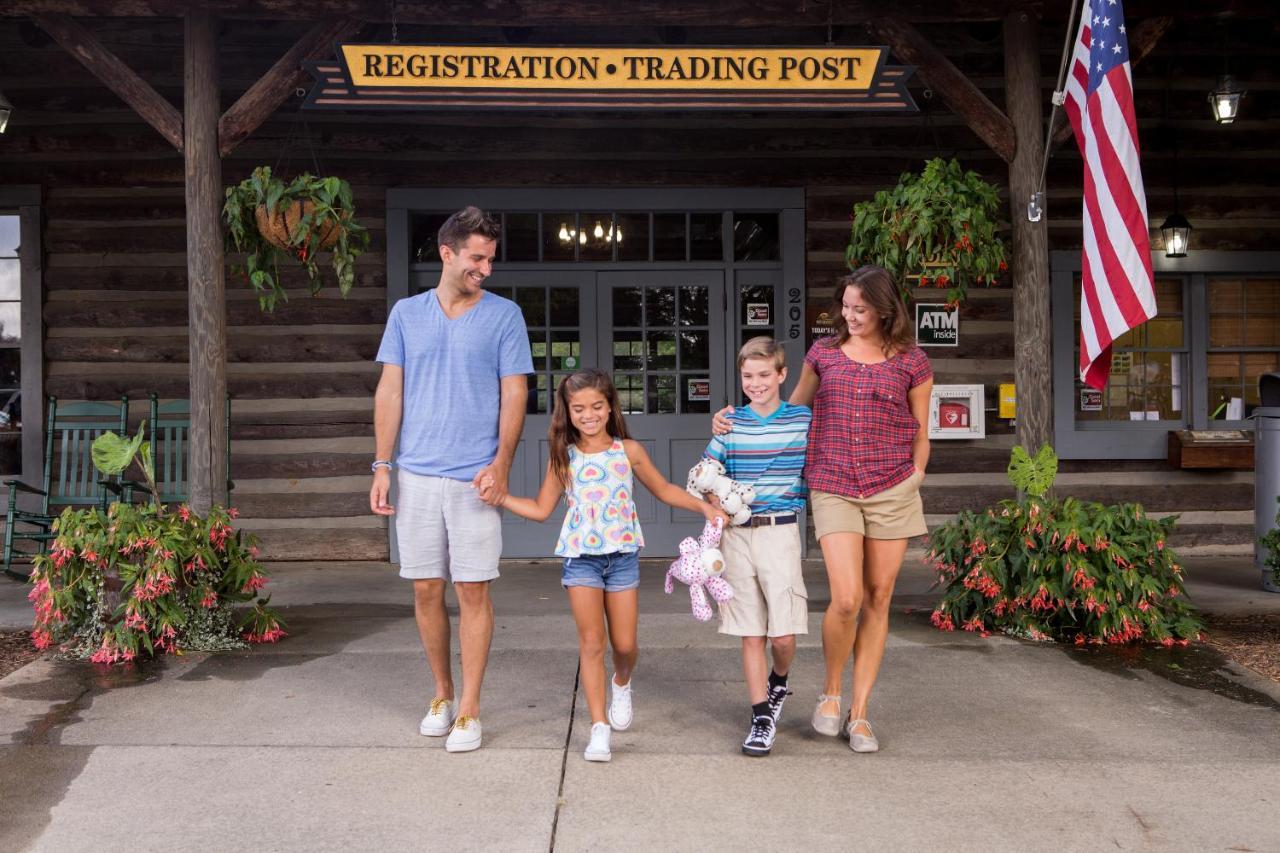 Carowinds Camp Wilderness Hotel Charlotte Exterior photo